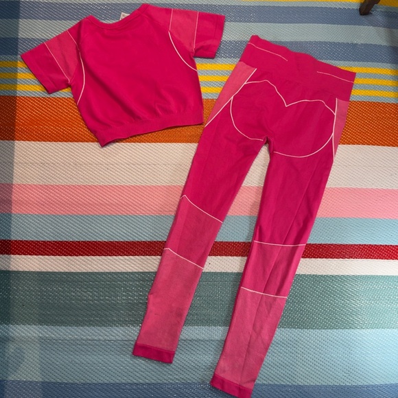 Dare 2 Walk Different Pink Athletic Set White Accents Women’s Size Small/Medium - Picture 2 of 4